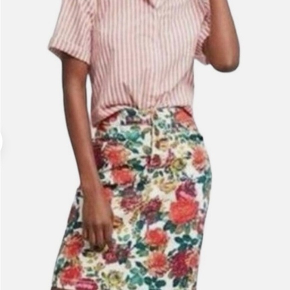 Anthropologie Dresses & Skirts - Anthropologie Maeve Floral Garden Denim Pencil Skirt Size 6